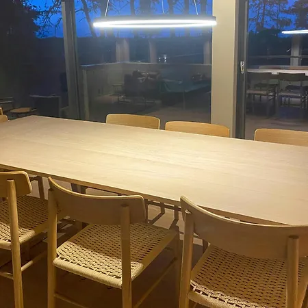 Modern House At Rossesund 度假居 肖姆