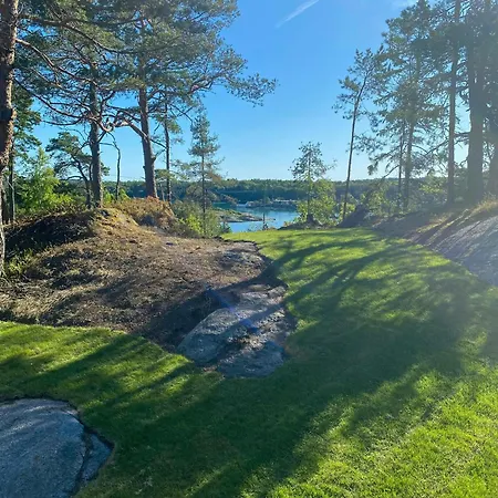 Modern House At Rossesund 肖姆